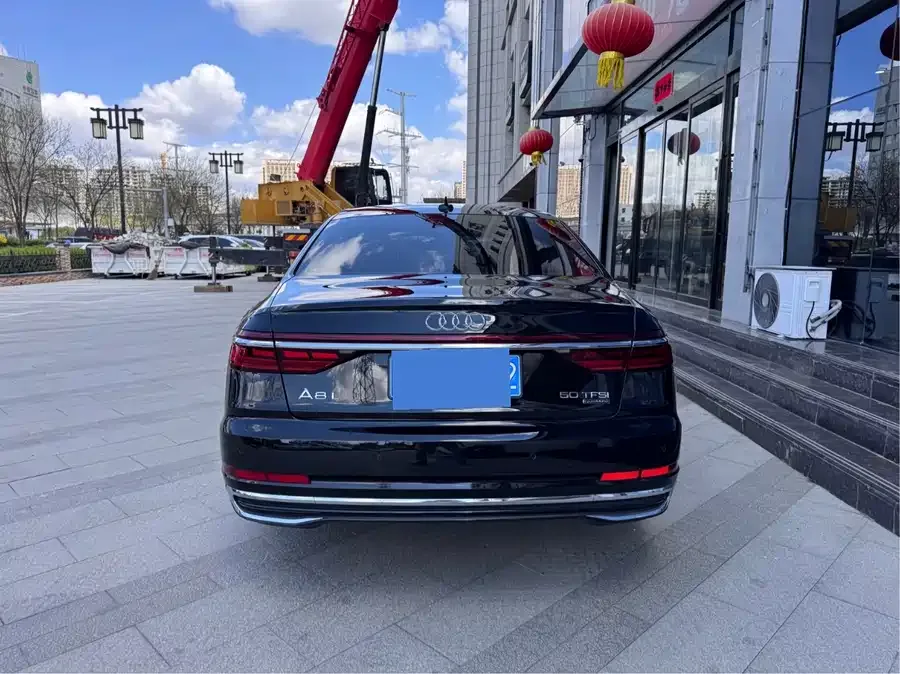 Audi A8 2025 A8L 50 TFSI quattro Premium Edition 2025 — миниатюра 4