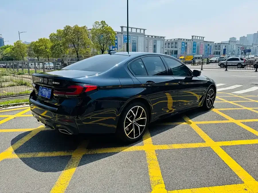 BMW 5 Series BMW 5 Series (Imported) 2022 530i M Sport Package 2022 — миниатюра 2