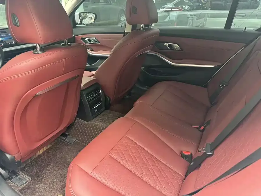 BMW i3 2025 eDrive 35 L 2024 — миниатюра 5