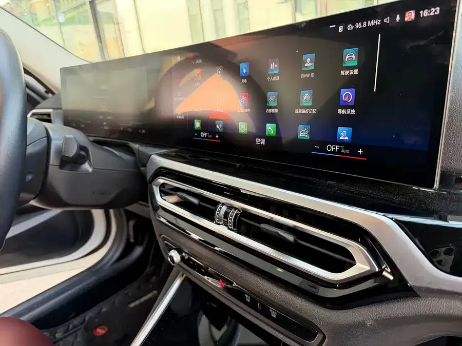BMW i3 2022 eDrive 35 L 2022 — миниатюра 5