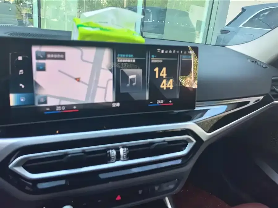 BMW i3 2022 eDrive 35 L 2023 — миниатюра 4