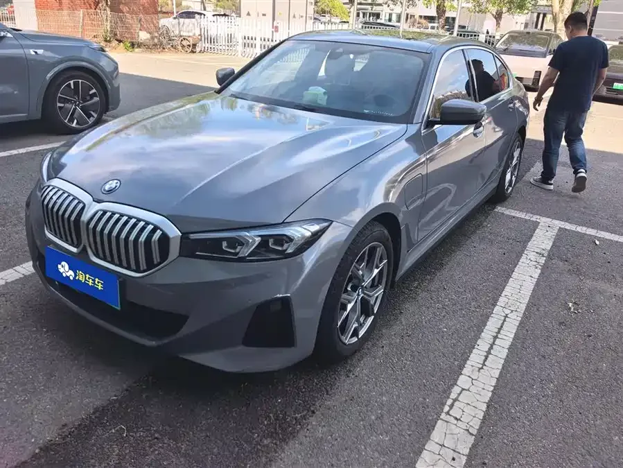 BMW i3 2022 eDrive 35 L 2023 — фото 1, купить с доставкой в Москву