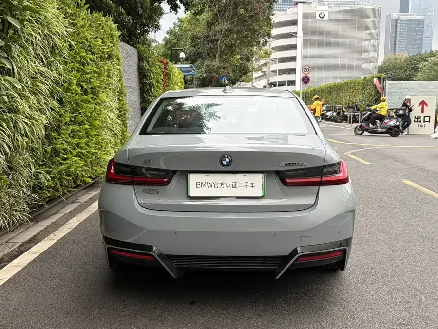 BMW i3 2025 eDrive 35 L 2024 — миниатюра 2