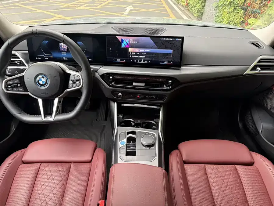 BMW i3 2025 eDrive 35 L 2024 — миниатюра 3