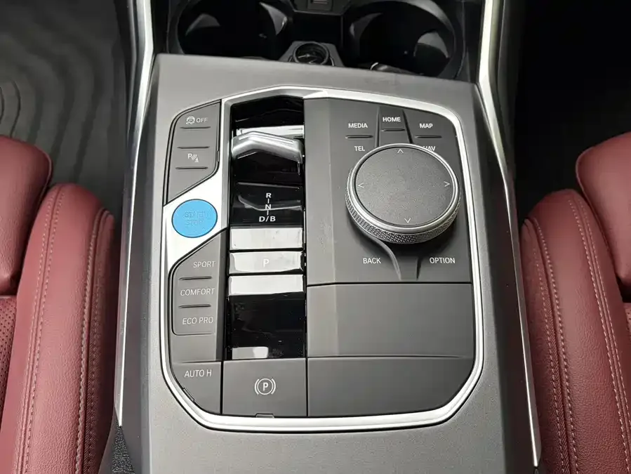 BMW i3 2025 eDrive 35 L 2024 — миниатюра 5