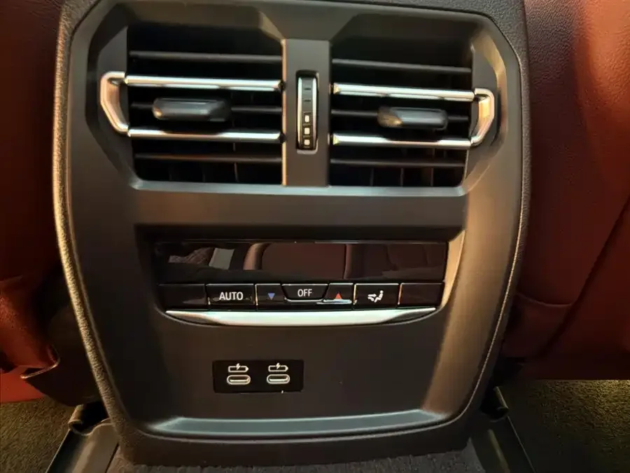 BMW i3 2024 eDrive 35 L 2024 — миниатюра 4