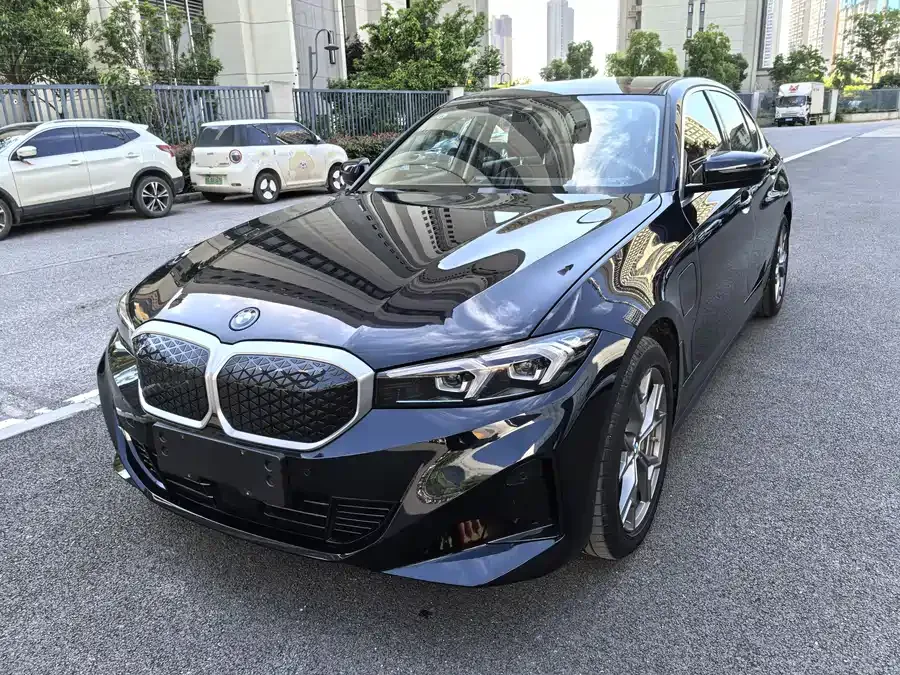BMW i3 2025