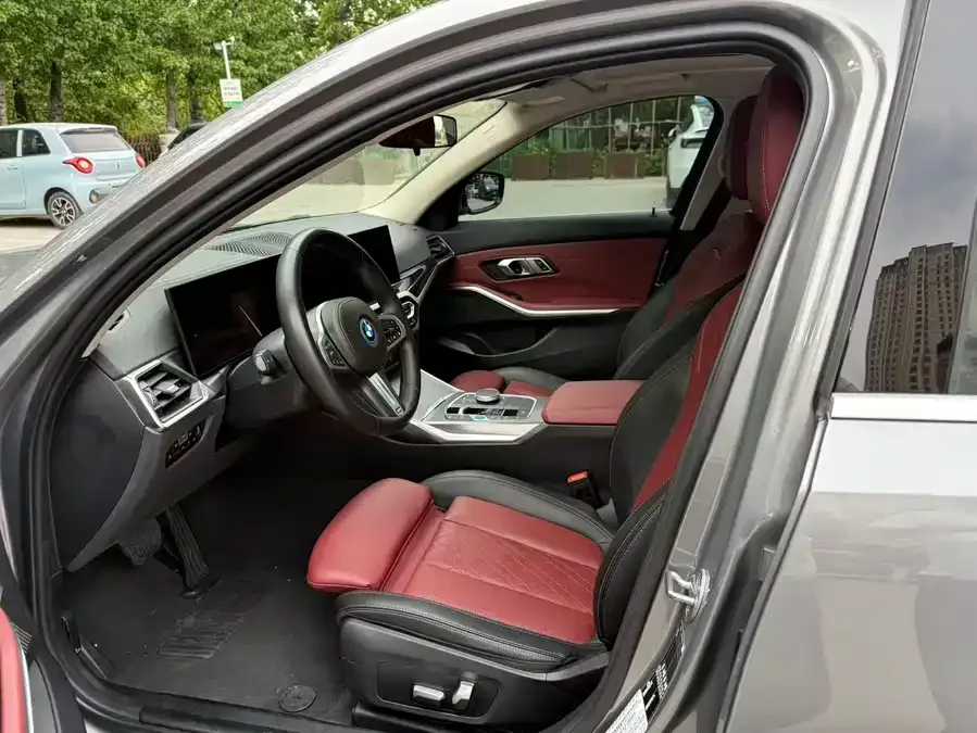 BMW i3 2022 eDrive 35 L 2022 — миниатюра 4