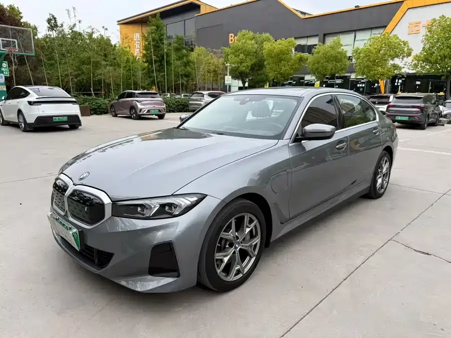 BMW i3 2022 eDrive 35 L 2022 — фото 1, купить с доставкой в Москву