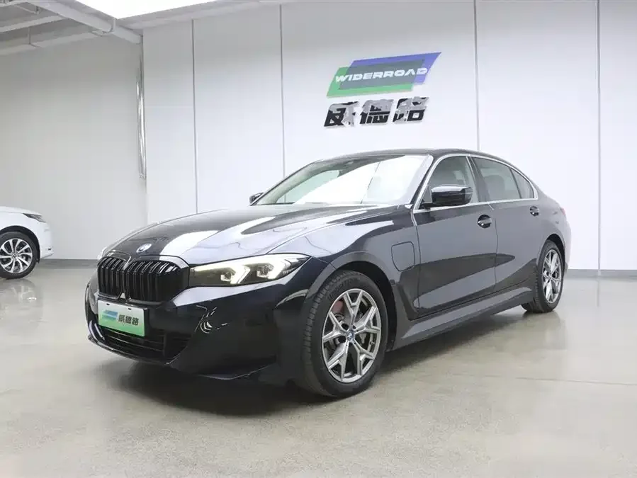 BMW i3 2024 eDrive 35 L 2023 — фото 1, купить с доставкой в Москву