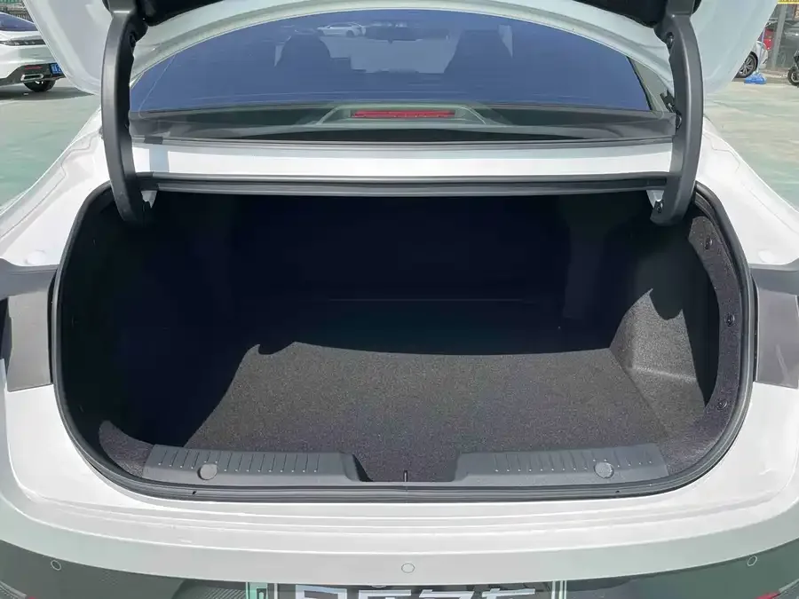 Changan Yidong PHEV Eado PHEV 2025 Smart New Blue Whale 145KM Battleship Edition 2026 — миниатюра 4