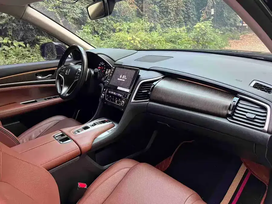 Honda Avancier 2020 Crown Road 370TURBO 2WD Luxury Edition 2023 — миниатюра 3