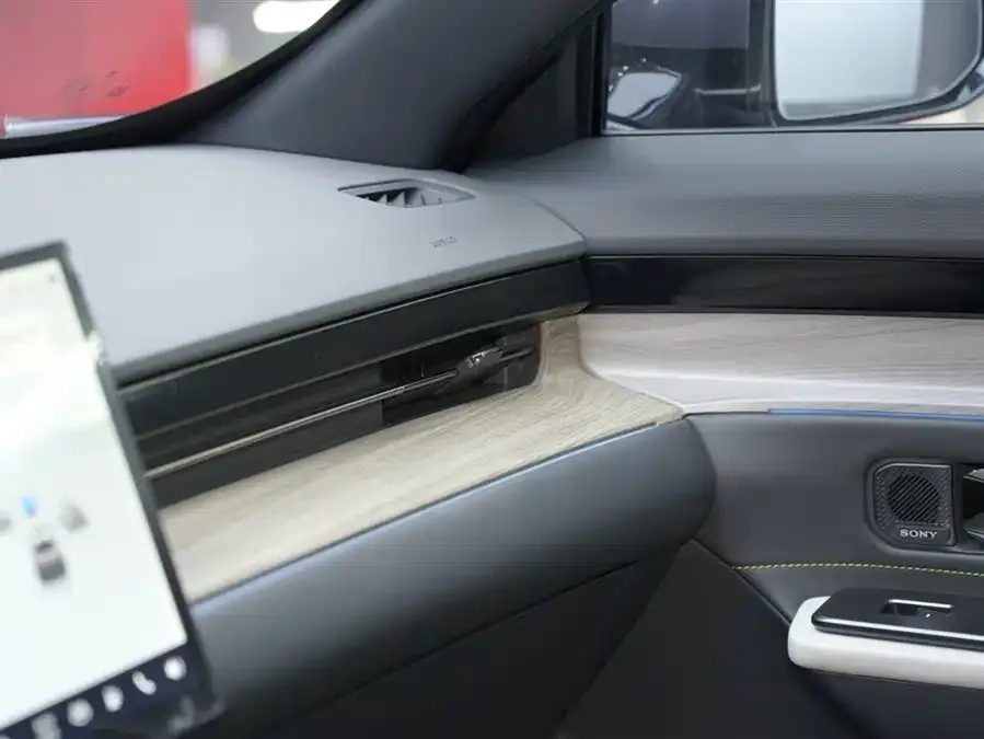 Jetour L6 JETOUR SHANHAI L6 2024 1.5TD DHT MAX 2025 — миниатюра 5