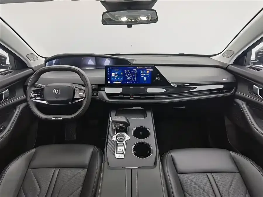 Changan UNI-K Changan UNI-K iDD 2023 iDD 1.5T 135km Smart Fun Edition 2024 — миниатюра 2