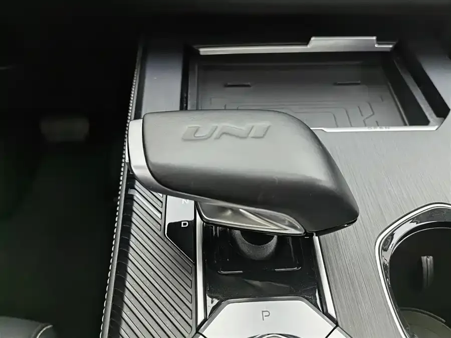 Changan UNI-K Changan UNI-K iDD 2023 iDD 1.5T 135km Smart Fun Edition 2024 — миниатюра 4