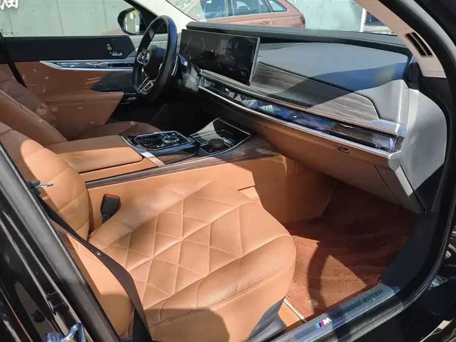 BMW 7 Series BMW 7 Series 2023 735Li M Sport Package 2025 — миниатюра 4