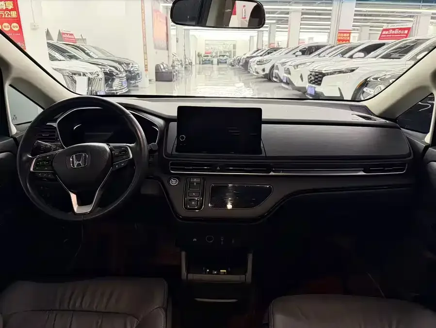 Honda Elysion Elysion 2022 2.0L e:HEV Luxury Edition 2023 — миниатюра 2