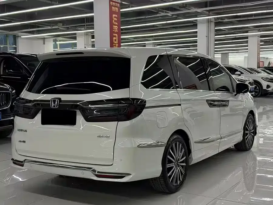 Honda Elysion Elysion 2022 2.0L e:HEV Luxury Edition 2023 — миниатюра 3