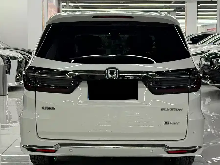Honda Elysion Elysion 2022 2.0L e:HEV Luxury Edition 2023 — миниатюра 5