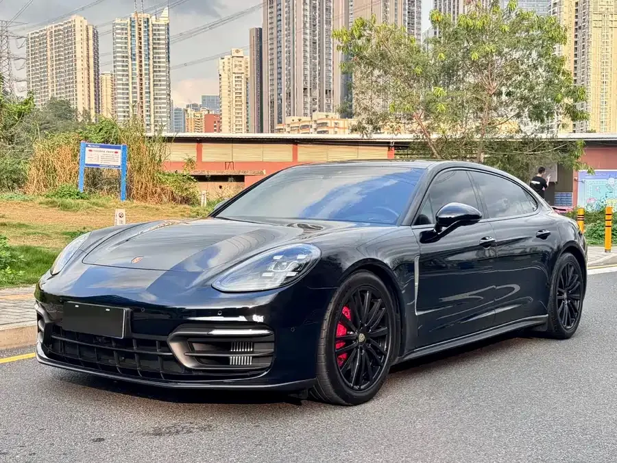 Porsche Panamera 2023
