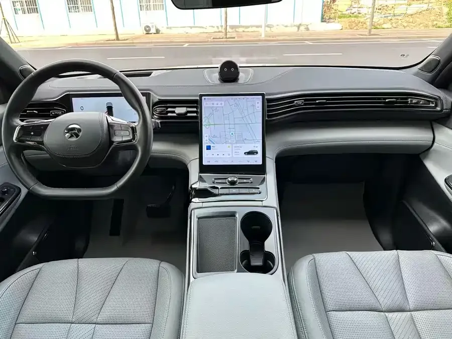 NIO ES8 NIO ES8 2022 75kWh Six-seat Edition 2022 — миниатюра 3