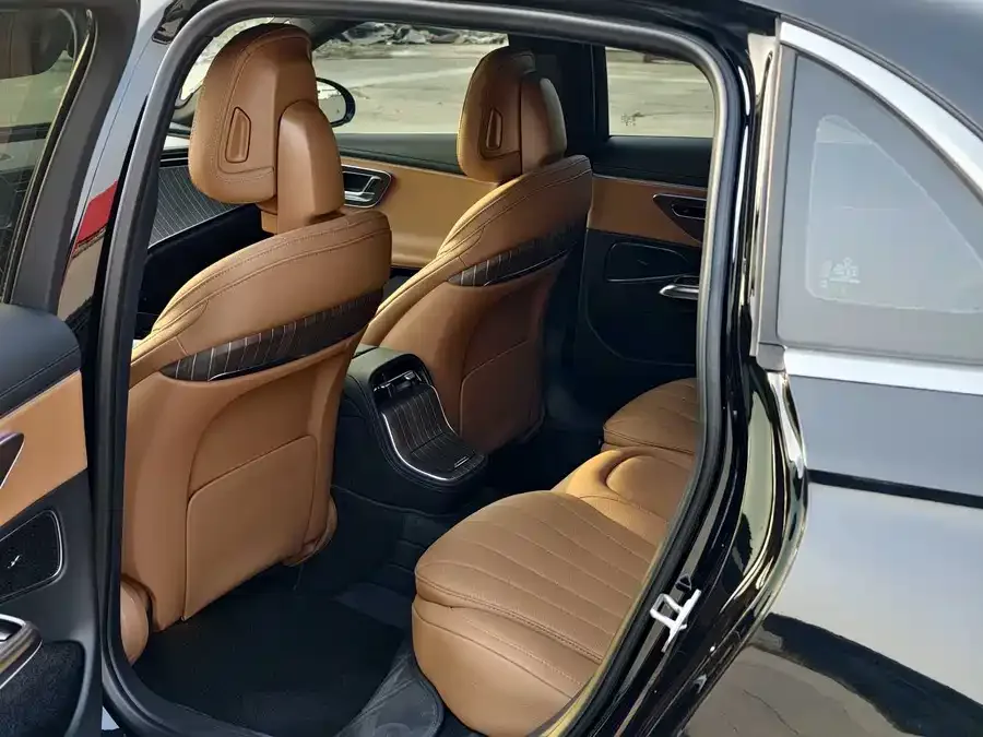 Mercedes-Benz E-Class Mercedes-Benz E-Class 2025 E 300 L Fashion Edition 2025 — миниатюра 3