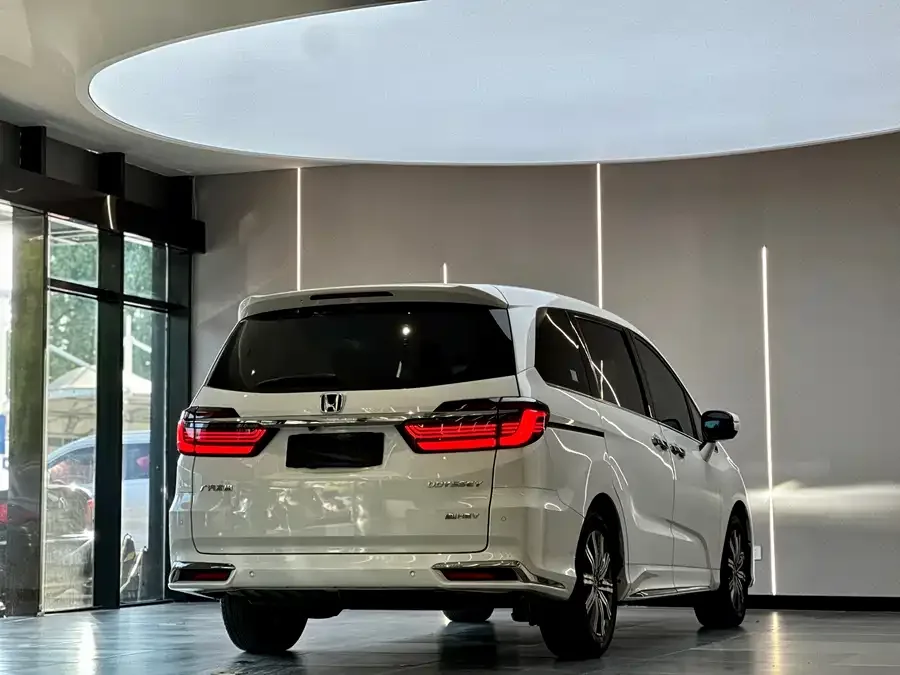 Honda Odyssey 2024 Odyssey 2.0L e:HEV Elite Edition 2023 — миниатюра 5