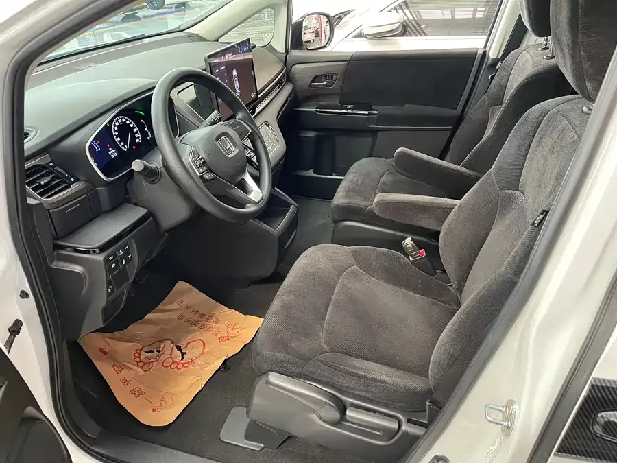 Honda Odyssey 2024 Odyssey 2.0L e:HEV Elite Enjoy Edition 2024 — миниатюра 2