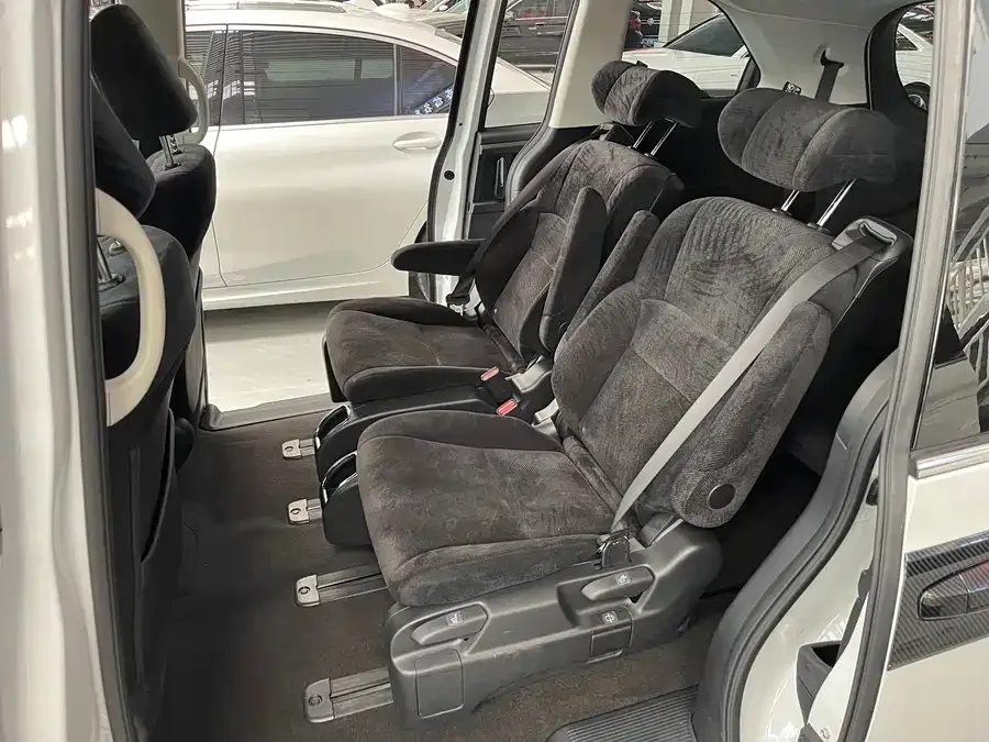 Honda Odyssey 2024 Odyssey 2.0L e:HEV Elite Enjoy Edition 2024 — миниатюра 3