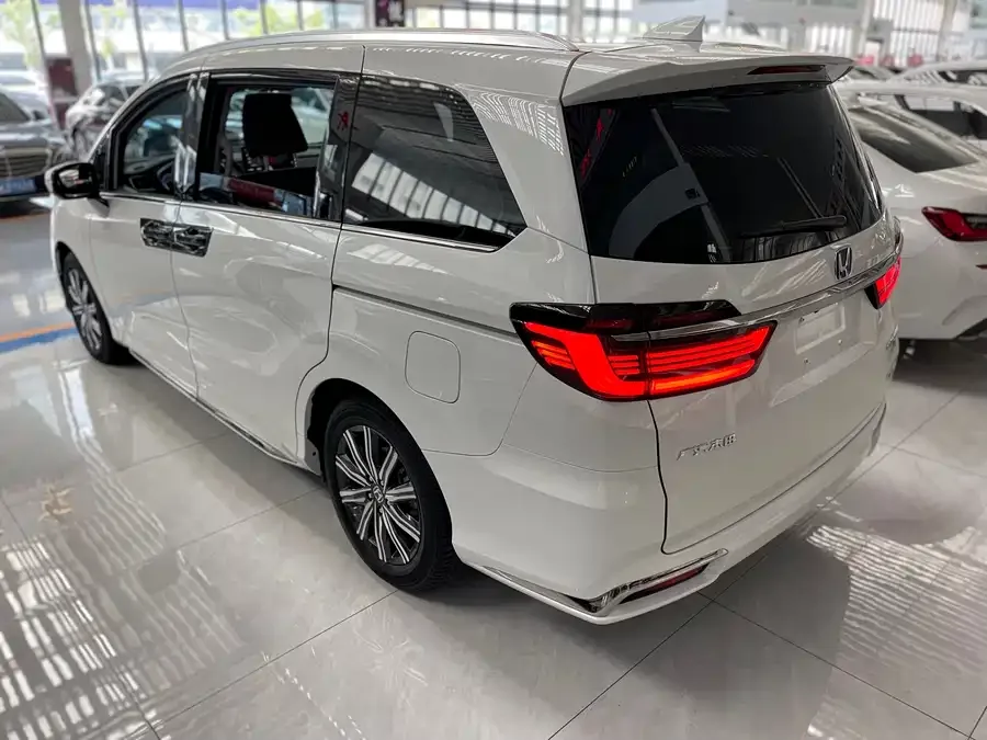 Honda Odyssey 2024 Odyssey 2.0L e:HEV Elite Enjoy Edition 2024 — миниатюра 4