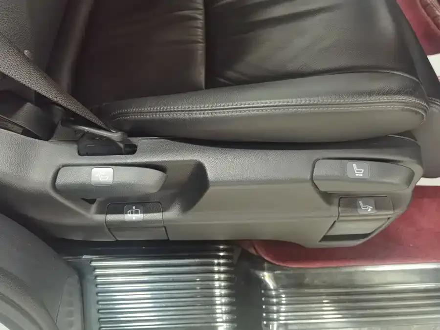 Honda Odyssey 2024 Odyssey 2.0L e:HEV Elite Edition 2024 — миниатюра 5