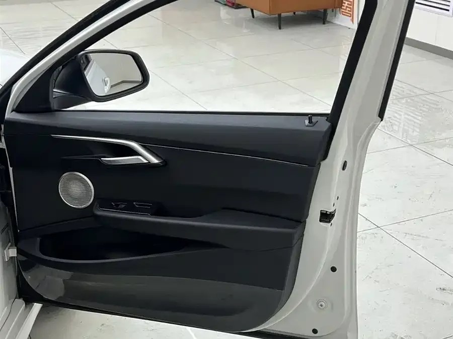 BMW 1 Series BMW 1 Series 2021 120i M Sport Edition 2022 — миниатюра 5