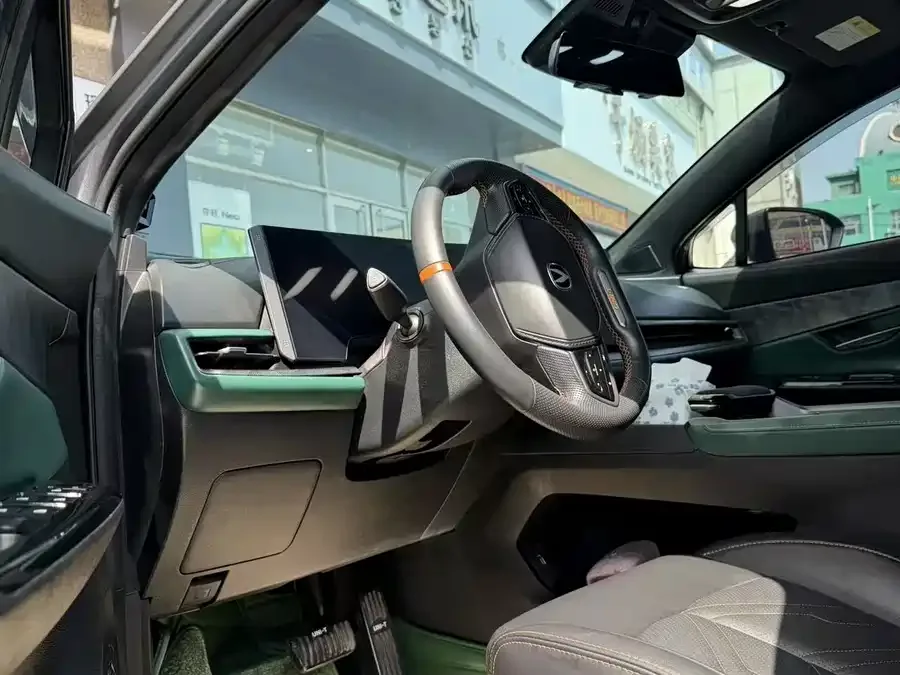 Changan UNI-T Changan UNI-T 2023 second generation 1.5T sports version flagship model 2023 — миниатюра 5
