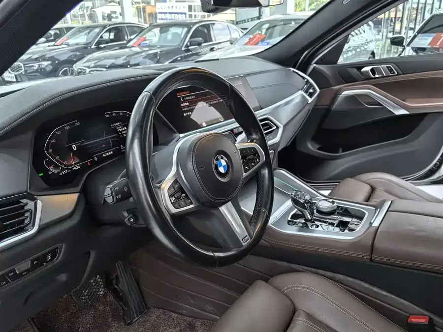 BMW X6 2022 facelift xDrive30i M Sport package 2022 — миниатюра 2