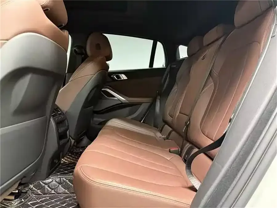 BMW X6 2022 facelift xDrive40i M Sport package 2023 — миниатюра 5