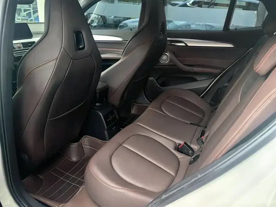 BMW X2 2022 sDrive25i Night Edition 2022 — миниатюра 4