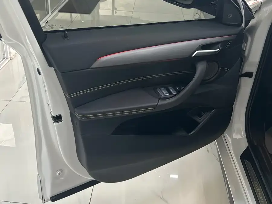 BMW X2 2023 sDrive 25i Brilliant Edition 2023 — миниатюра 4