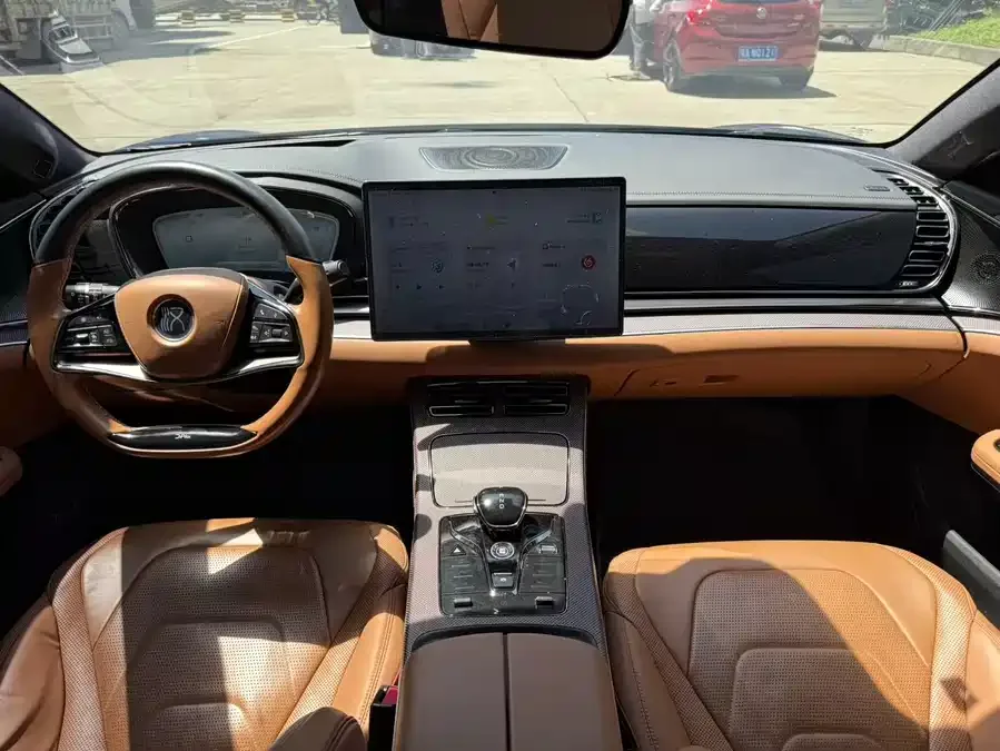 BYD Second-hand Han 2022 EV Genesis Edition 610KM 4WD Premium Edition 2022 — миниатюра 2