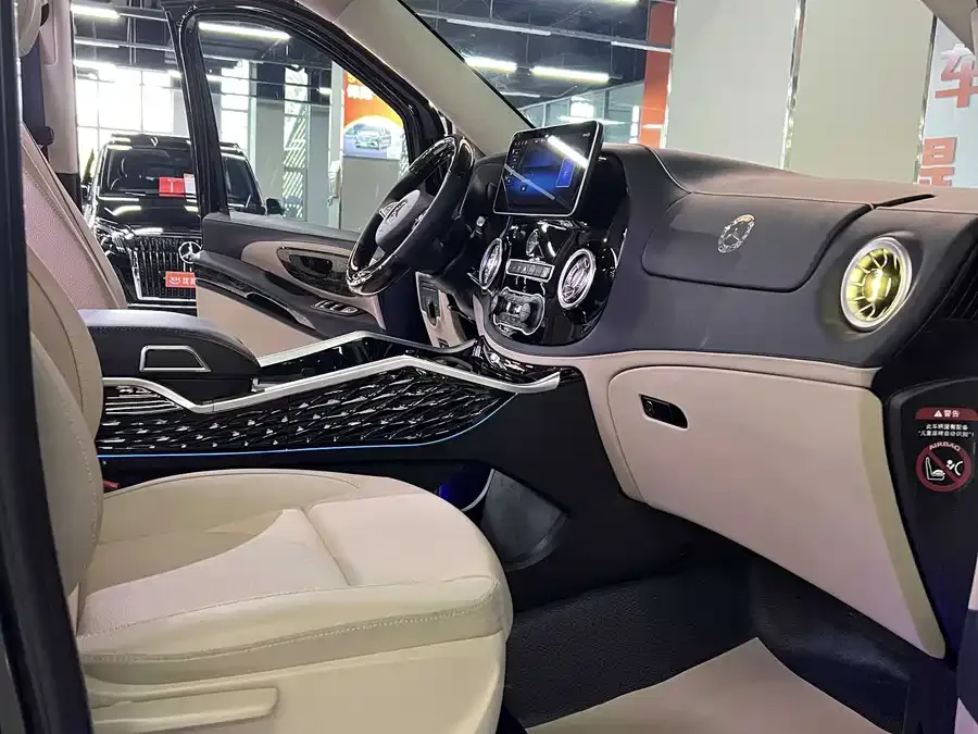 Mercedes-Benz Vito Vito 2023 2.0T Elite Edition 7 Seaters 2024 — миниатюра 5