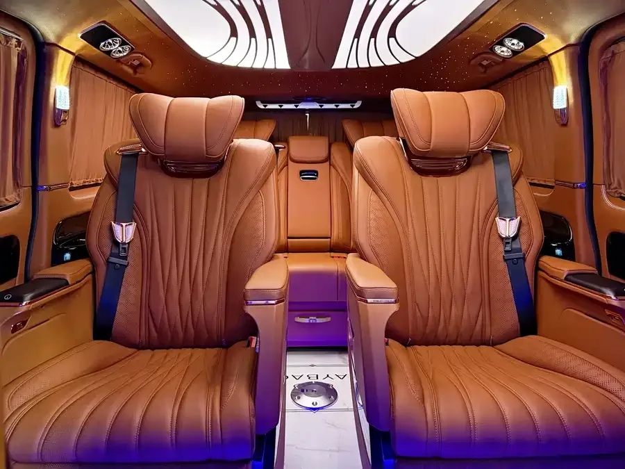 Mercedes-Benz Vito Vito 2023 2.0T Business Edition 7 Seaters 2024 — миниатюра 4