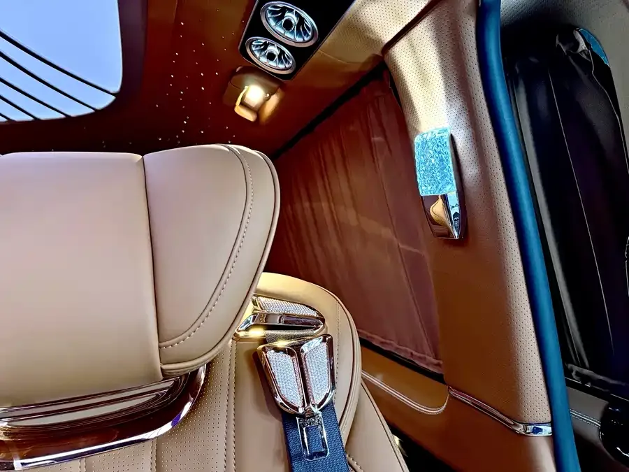 Mercedes-Benz Vito Vito 2023 2.0T Business Edition 7 Seaters 2024 — миниатюра 5