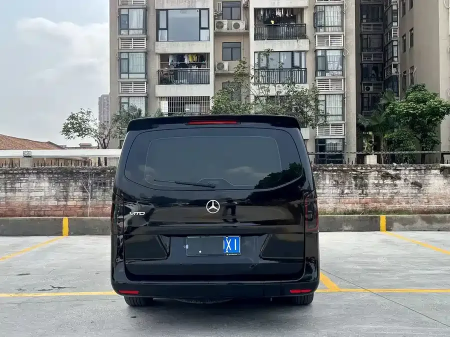 Mercedes-Benz Vito Vito 2023 2.0T Business Edition 7 Seaters 2023 — миниатюра 2