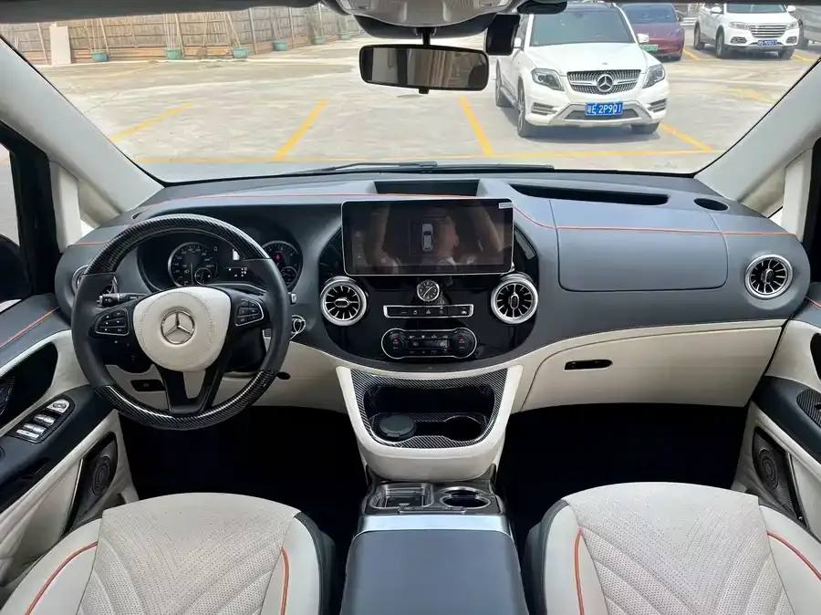 Mercedes-Benz Vito Vito 2023 2.0T Business Edition 7 Seaters 2023 — миниатюра 3