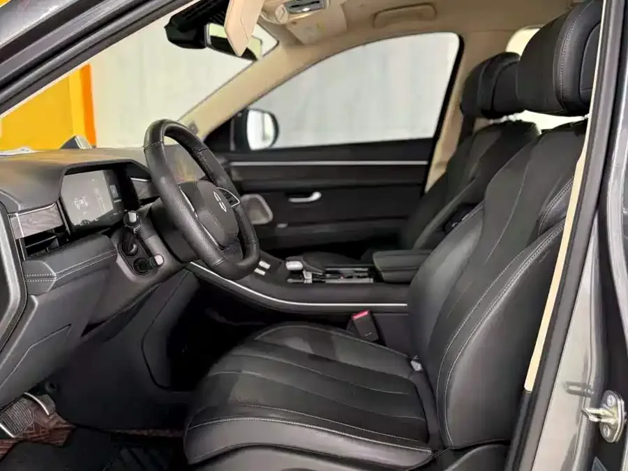 AITO M7 QM7 2022 1.5T RWD Comfort Edition 2023 — миниатюра 3