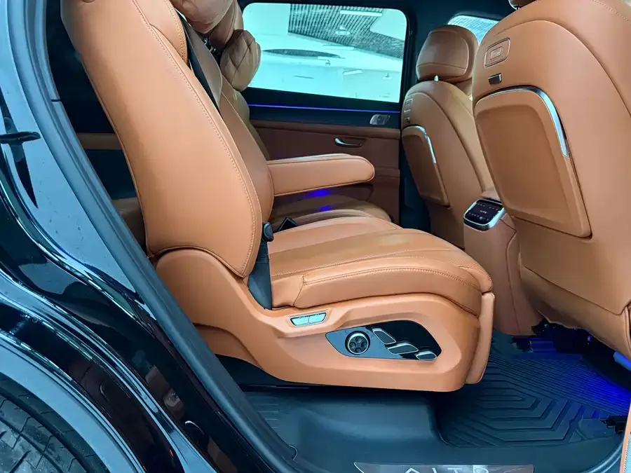 AITO M7 Wenjie M7 2024 1.5T Intelligent Driving 4WD Pro Edition 6 Seaters 2024 — миниатюра 3