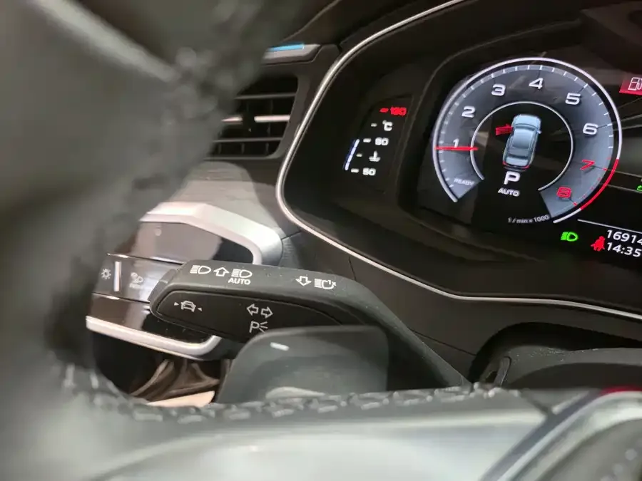 Audi A6L 2025 45 TFSI quattro Selected Dynamic Edition 2026 — миниатюра 3