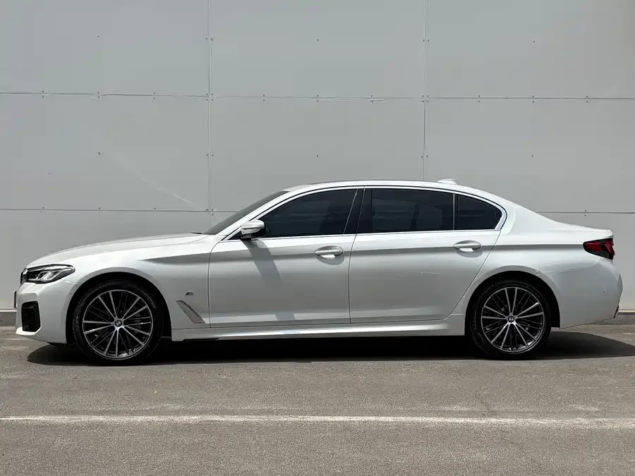 BMW 5 Series BMW 5 Series 2022 facelift 530Li Leading M Sport Package 2022 — миниатюра 3