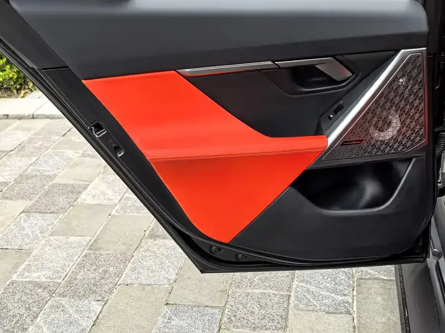 BMW M5 New Energy 2025 M5 2025 — миниатюра 4