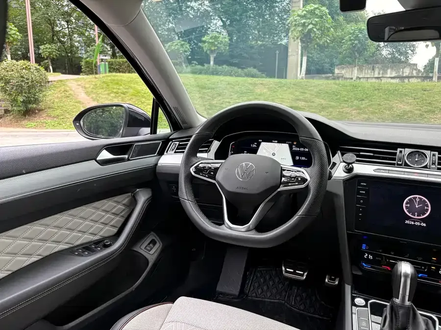 Volkswagen Magotan Magotan 2023 2 million commemorative edition 330TSI DSG luxury model 2023 — миниатюра 4