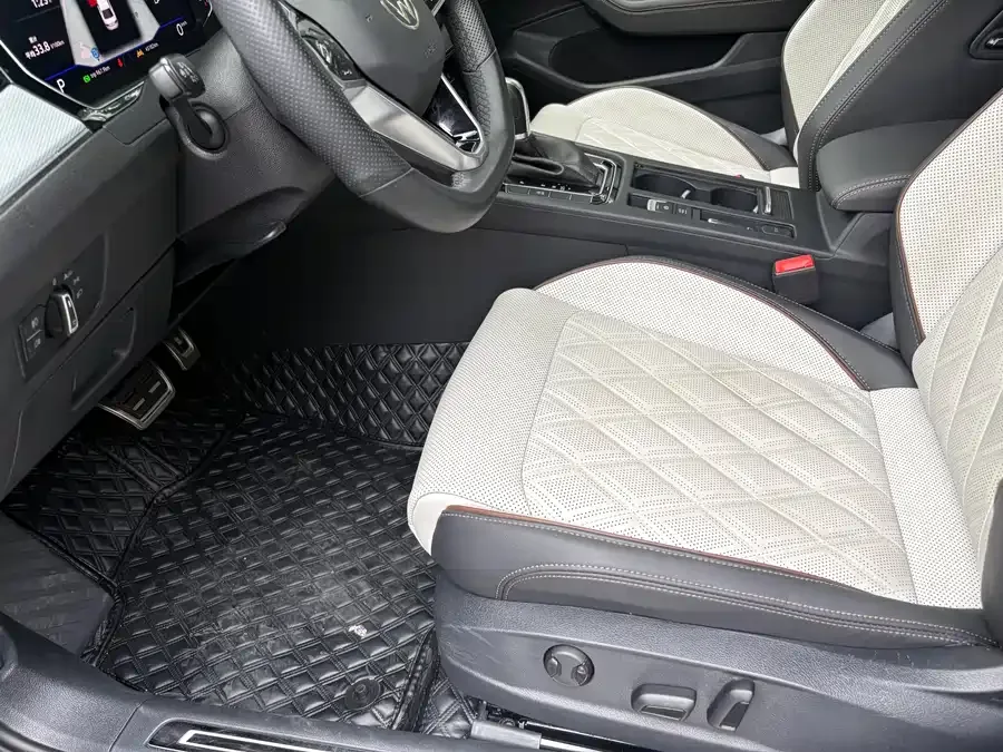 Volkswagen Magotan Magotan 2023 2 million commemorative edition 330TSI DSG luxury model 2023 — миниатюра 5